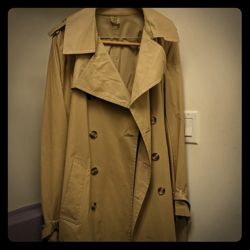Vintage Italian trenchcoat